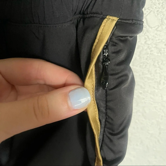 Lululemon Super Squad Short in black/gold - Picture 8 of 10